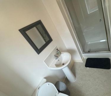 Belle Vue House | NEW Modern Townhouse Holiday Home Free Parking