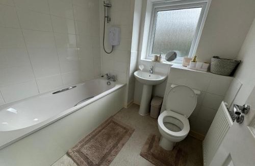 Belle Vue House | NEW Modern Townhouse Holiday Home Free Parking