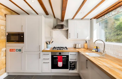 Moreton-in-Marsh House | *NEW* Moreton Cottage | Central | Garden | Pass The Keys
