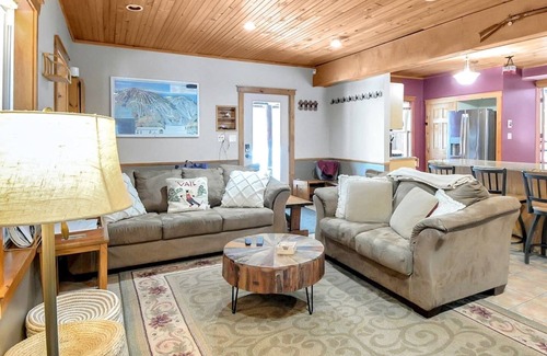 Mount Holly House | *NEW*Mt. Holly Haven Firepit/HotTubs/Gameroom/PETS