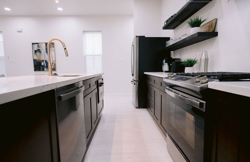 Tulane - Gravier Apartment | New near Caesars Superdome, Canal St, Bourbon St