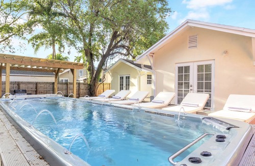 Downtown Fort Lauderdale House | NEW! Next to Las Olas - Heated Pool - 5BR