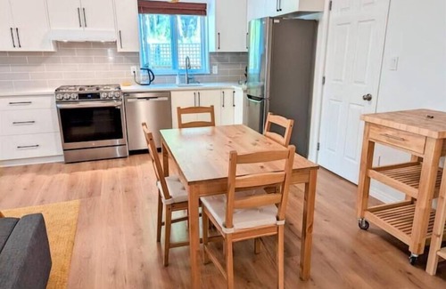 Langford House | New on Vrbo -nPrivate Garden Suite - Free car charger