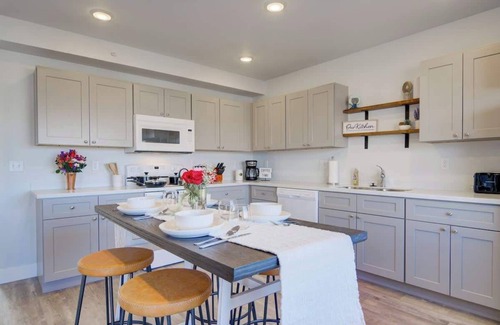 Bozeman Condo | NEW Outdoor Escape wirth Mountain Views
