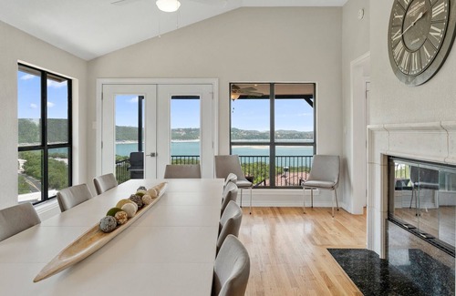 Lower Basin Lake Travis House | NEW 'Overlook Oasis'- Minutes to Lake Travis! 5BR Luxurious Home - Lake Views! Amazing Kitchen!