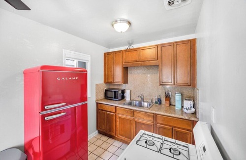 North Pacific Beach House | New Pacific Beach Surf Pad BBQ/Fire Pit-Sleeps 4