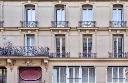 Quartier de la Porte-Saint-Denis Apartment | NEW Paradis - Large 2Bdrs Flat - Heart of Paris 10