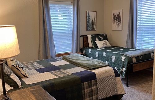 Divide Cabin | NEW Peaceful Mountain retreat w/firepit - dog friendly