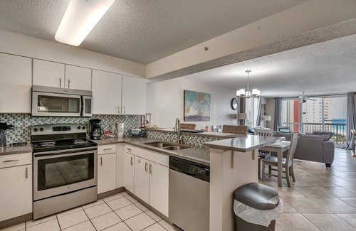 Destin Condo | NEW! Pelican Beach 0918 2-Bedroom Condo with Beach view