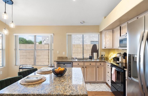 Desert Ridge House | !NEW! POOL+ Pet Friendly 3BR! Modern Family Oasis