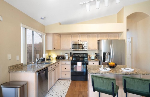 Desert Ridge House | !NEW! POOL+ Pet Friendly 3BR! Modern Family Oasis