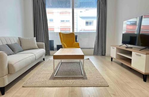 Vigo Apartment | New Port, Free Parking YBH1S