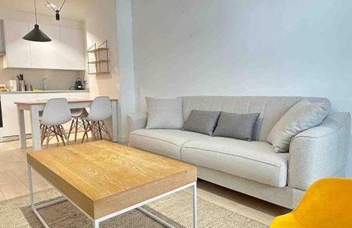 Vigo Apartment | New Port, Free Parking YBH1S
