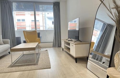 Vigo Apartment | New Port, Free Parking YBH1S
