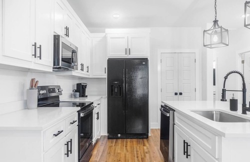 South Arlington House | NEW! Prime Location –Fast Access to Stadium & Fun!