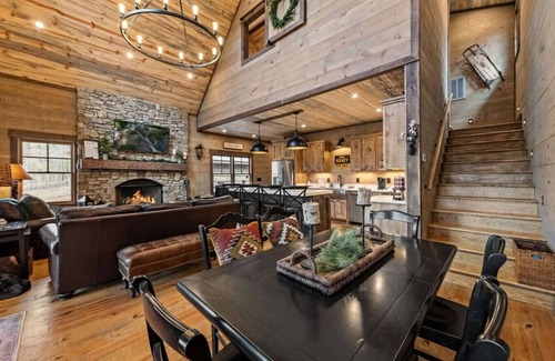 Cashes Valley Cabin | New! Private 3BR cabin*MTN views*Game Room*Firepit