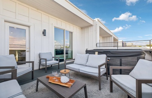 Nashville House | New! Private Themed Townhome RoofTop HotTub Gameroom 12Bed 4Bath