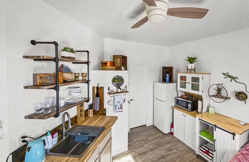 Redlands Apartment | NEW! Quaint Monument Retreat