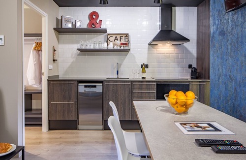 El Camp de l'Arpa del Clot Apartment | New quite 2 bedroom Sagrada Familia