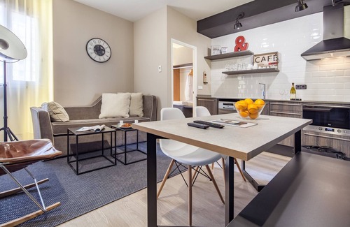 El Camp de l'Arpa del Clot Apartment | New quite 2 bedroom Sagrada Familia
