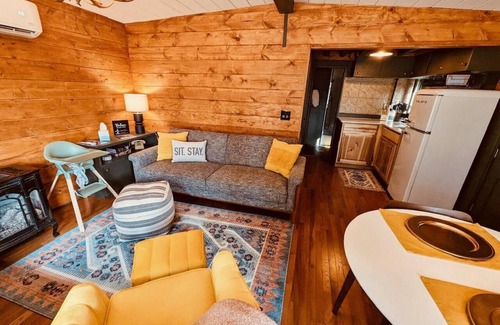 Bryson City Cabin | NEW! Recently Renovated 1950's Cabin w/HOT TUB!