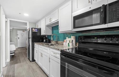 Myrtle Beach Condo | New Remodeled, Grand Cayman 662, Nice Decor,Pools!