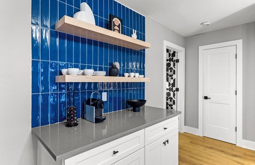 Houston Heights House | NEW Remodeled Heights Luxury/High End/King Bed/Walk to Trail/Nespresso