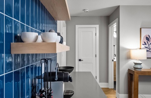 Houston Heights House | NEW Remodeled Heights Luxury/High End/King Bed/Walk to Trail/Nespresso