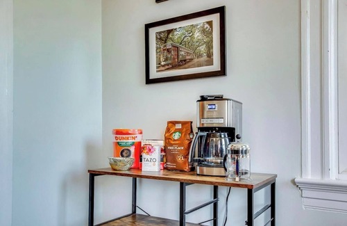 Bonnycastle House | New Renovated 2BR Highland Home Hot Tub Playground