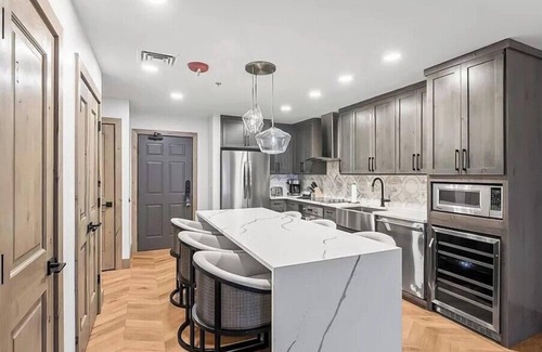 Park City Condo | New Renovated Luxury Westgate 1 BR just Steps to the Gondola and Trails