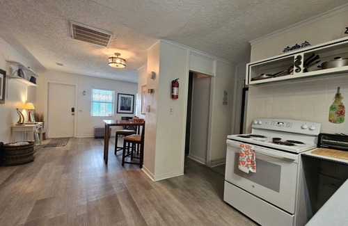 Lanark Village Condo | New Rental! Close to Carrabelle Beach; Pet-Friendly
