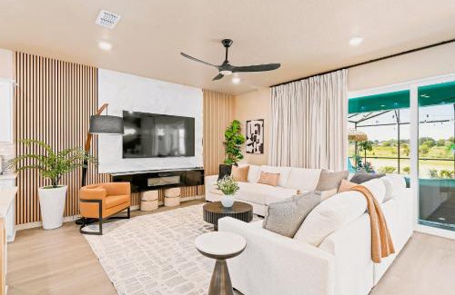 Four Corners House | New Resort Private Pool & Spa Outdoor Theater Game Room Minutes to Disney World