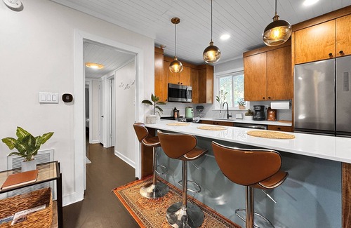 Lakeview Boat Rental | NEW Retro Retreat! 15 min to beach!n
