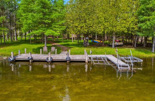 Bellaire House | New Riverfront BYO Boat Game Room
