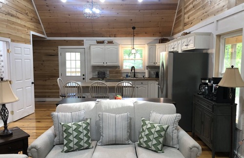 Jamestown Cabin | New Rustic Home Near State Dock