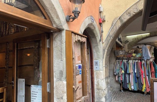Annecy Old Town Apartment | New Sainte-Claire design vieille ville