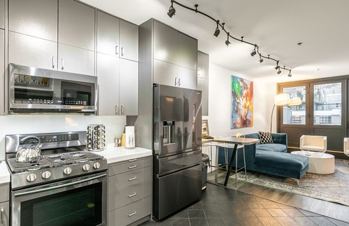 Telluride House | New San Juan 303 by AvantStay | Modern Penthouse w/Deck Overlooking Main Street