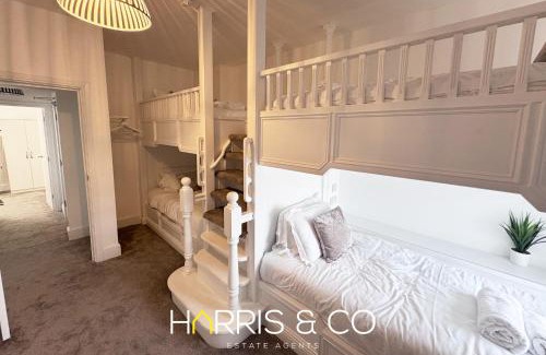 Fleetwood Apartment | New Sandpiper Apartments