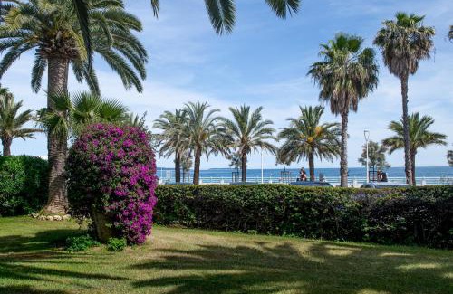 La Bocca Apartment | NEW! Sea View studio - Beachfront living in Cannes, Boulevard du Midi - Nouveau! Studio Vue mer, face à la plage, les pieds dans l'eau