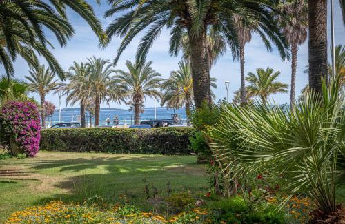 La Bocca Apartment | NEW! Sea View studio - Beachfront living in Cannes, Boulevard du Midi - Nouveau! Studio Vue mer, face à la plage, les pieds dans l'eau