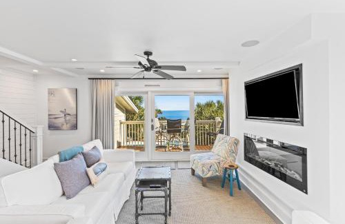 Isle of Palms Apartment | New! Seagrove Villa 9D - Luxurious Top Floor Villa
