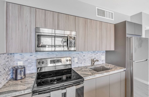 Marathon Apartment | *New* Seascape! Waterfront-Pool-Dock