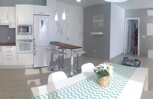 La Malagueta Apartment | New Seaview apartment in the center of malaga. WIFI, PARKING, MALAGUETA BEACH