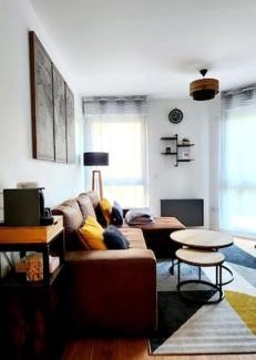 Suresnes Apartment | New & serene 1-bedroom apart near #LaDéfenseParis #Parking&Fibre