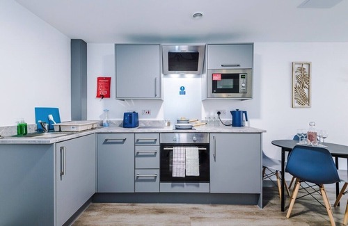 Chinatown Apartment | NEW! Sleeps 4, Pool Table, Stylish Apartment
