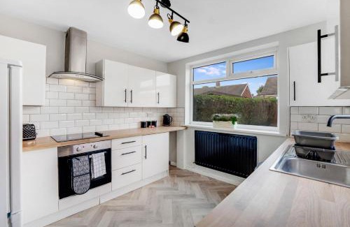 Stockton-on-Tees House | New! Sleeps 6 in Norton FREE Wifi