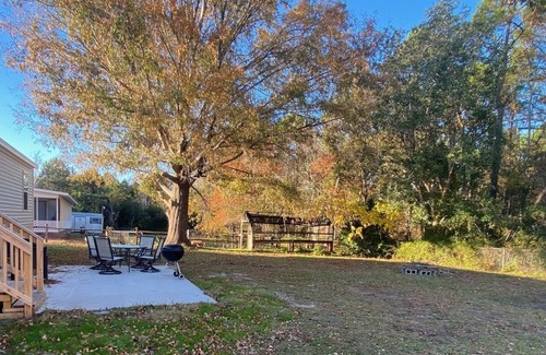 Southport House | New Southport house 4 miles from beach and town.
