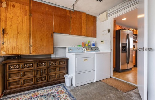 Avalon Apartment | NEW! ☀️ Spacious Suite ☀️ Sun Patio ☀️ Full Kitchen
