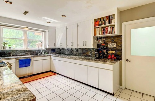 Columbia House | NEW! Spacious Columbia Home