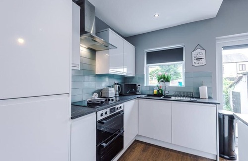 Salford House | NEW! Spacious Home, Ideal for Groups, FREE Parking